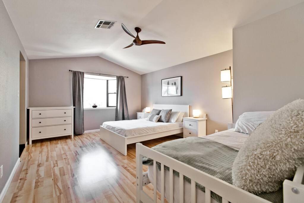 Villa Bright, Modern 4Br With Beautiful Backyard & Pool! Las Vegas Esterno foto