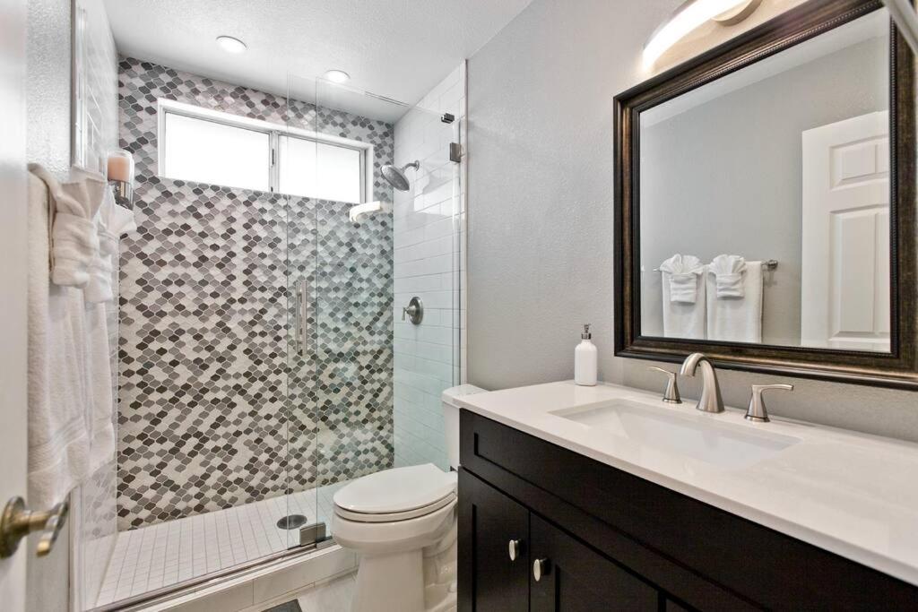Villa Bright, Modern 4Br With Beautiful Backyard & Pool! Las Vegas Esterno foto